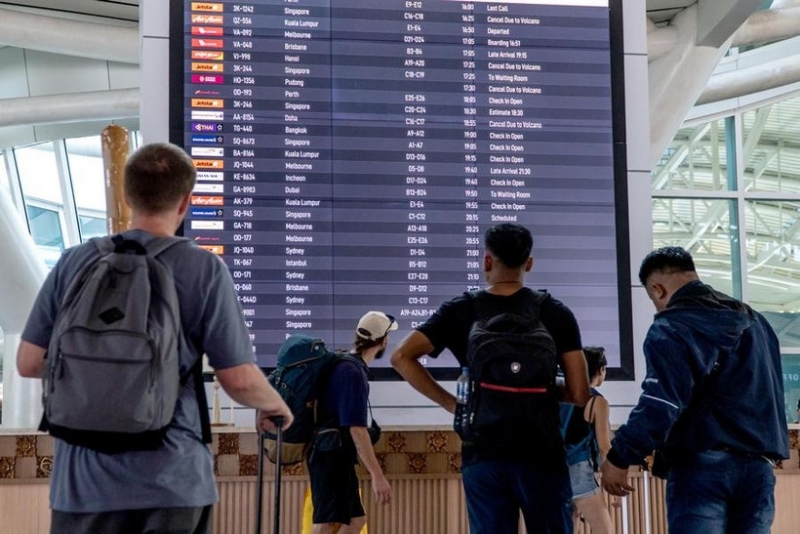 DÙ ĐÃ VƯỢT QUA SÓNG GIÓ COVID-19, NGÀNH HÀNG KHÔNG VẪN ĐỐI MẶT VỚI MỘT NÚI KHÓ KHĂN