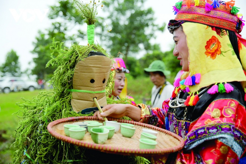 ​​​​​​​LỄ HỘI CẦU TRĂNG - VẺ ĐẸP TRONG NÉT VĂN HOÁ NGƯỜI TÀY, HÀ GIANG